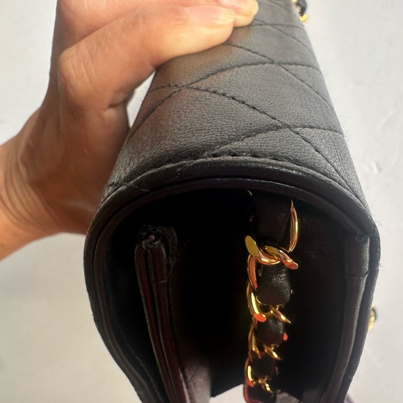 CHANEL Full Flap Quilted Classic Handbag vintage authentic - Picture 8 of 16